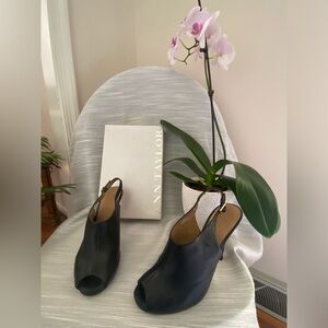 Ann Taylor Black Leather Open-toe Sling-back Shooties- Sz 8